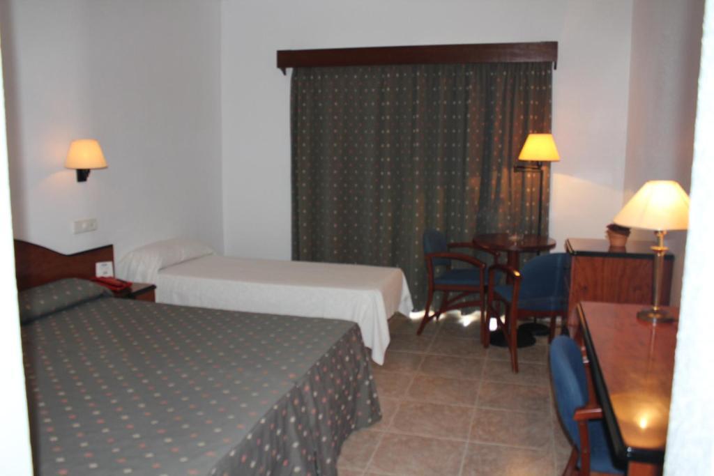 Hotel Rosa Dels Vents Сан Антони де Калоне Стая снимка